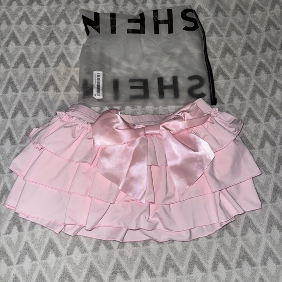 SHEIN Light Pink Satin Bow Skirt - Picture 1 of 4